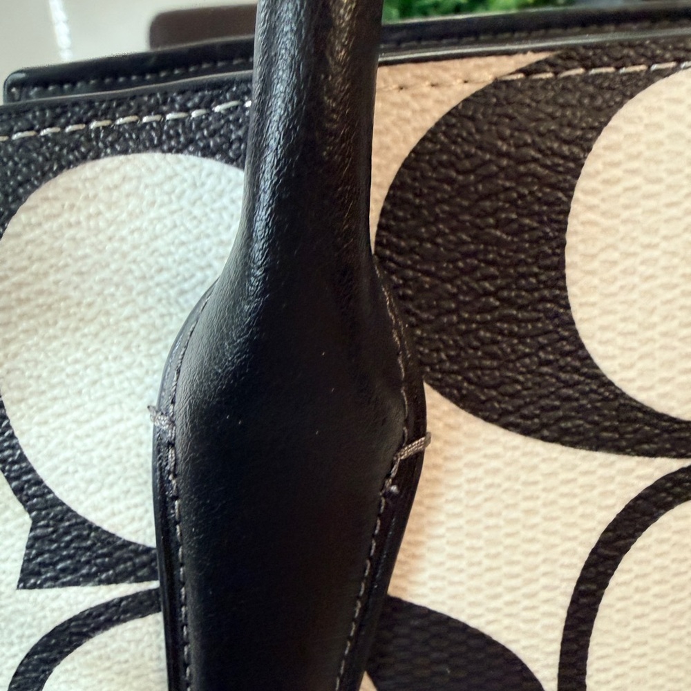 Coach Large Andrea Carryall Black/ White Satchel Bag (crossbody strap NOT inc) - Picture 5 of 10